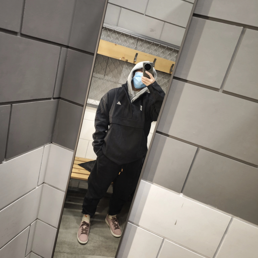 一起出去玩吗 得穿好外套