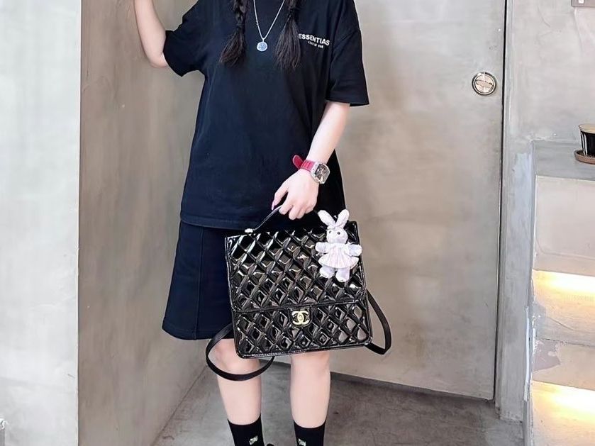 精致好看的香奈儿双肩包呀！