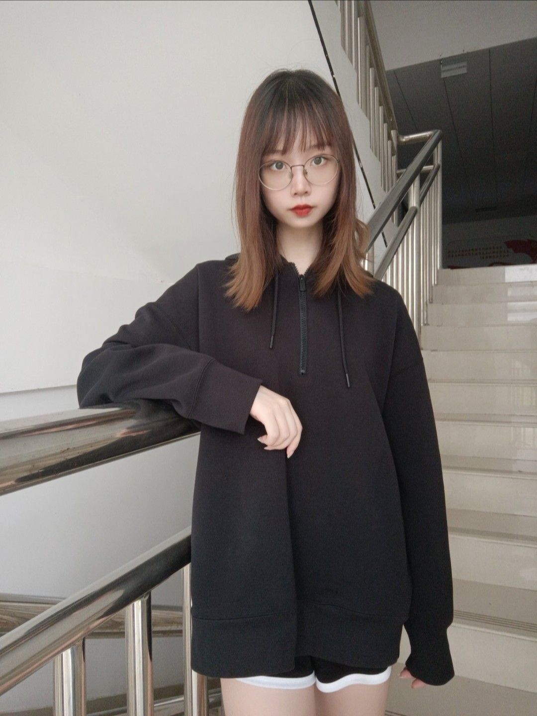 ootd 运动休闲黑色卫衣就是它👌🏻