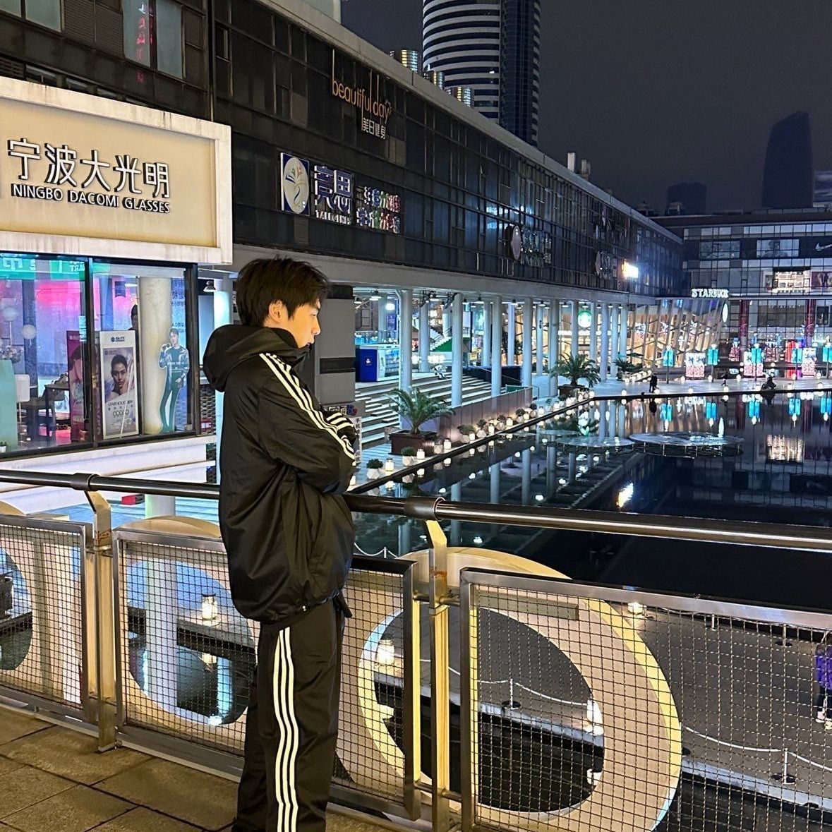 很实用的显瘦长裤