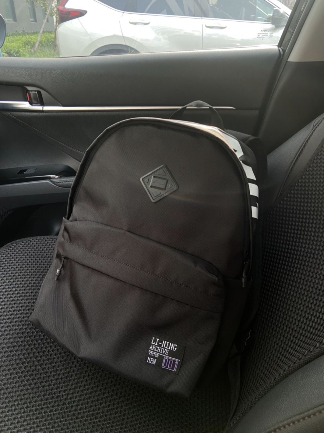 终于找到上班上学都能背的双肩包了 🎒！