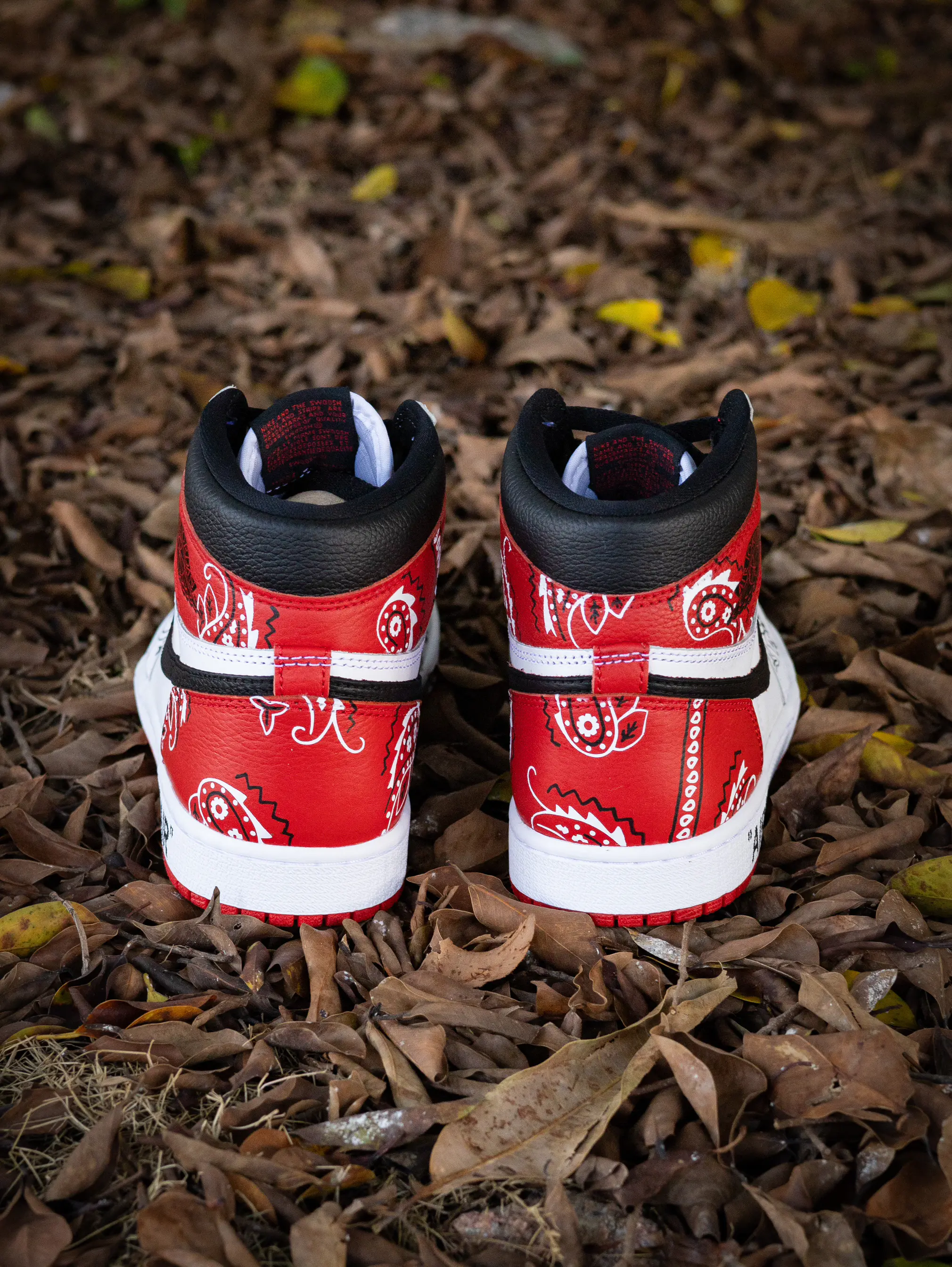 🔥这双经典复古的『腰果花』黑白红板鞋👟🉑️太帅啦‼️