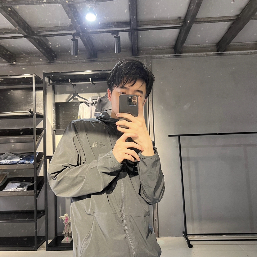 北面防风夹克，是秋天的味道