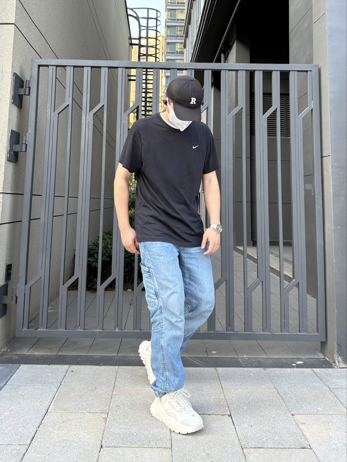 一件炒鸡滅龄显白的短袖