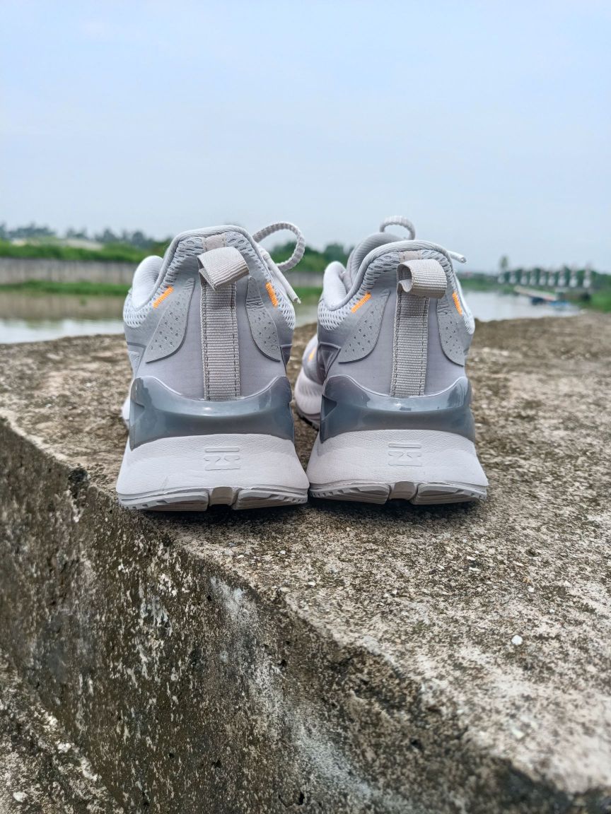 🥈2开高级灰配色的越影跑鞋!