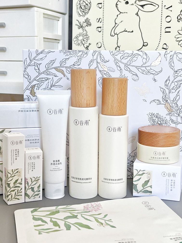 真心劝普通油痘肌女生少熬夜！把钱用在脸上！