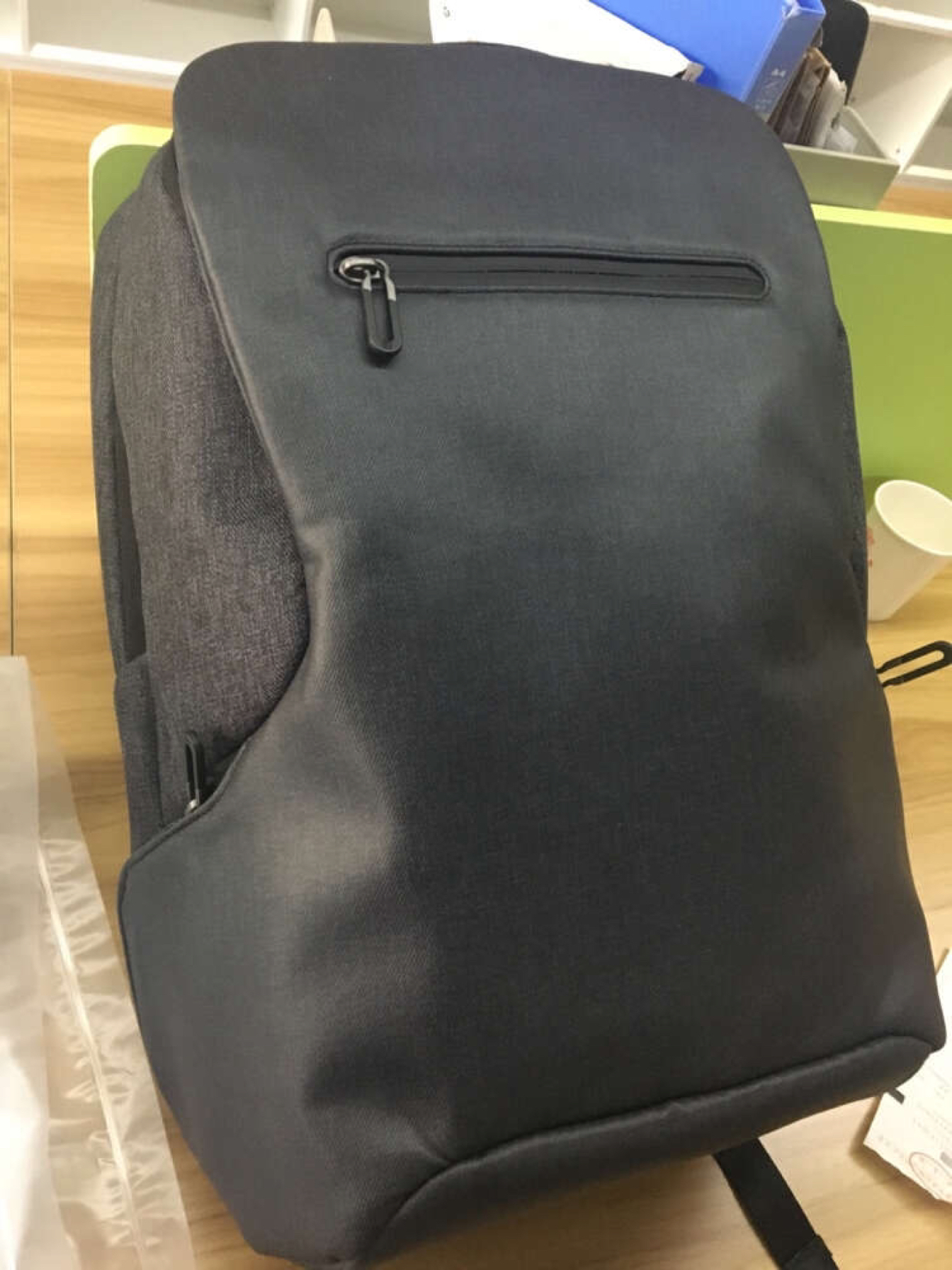 巨能装的小米商务包哦💼