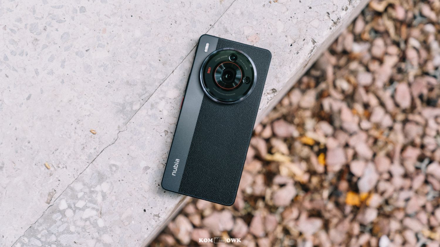 nubia Z50S Pro: 挑战一英寸！