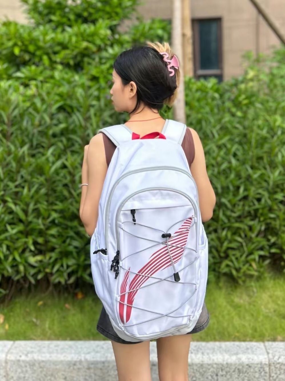 包包还是要选红色logo的