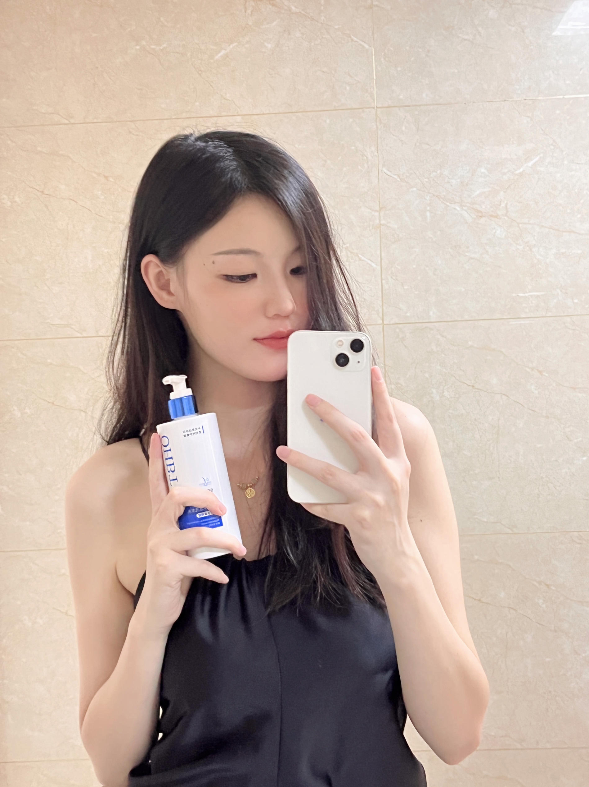 今天洗头了 发张自拍