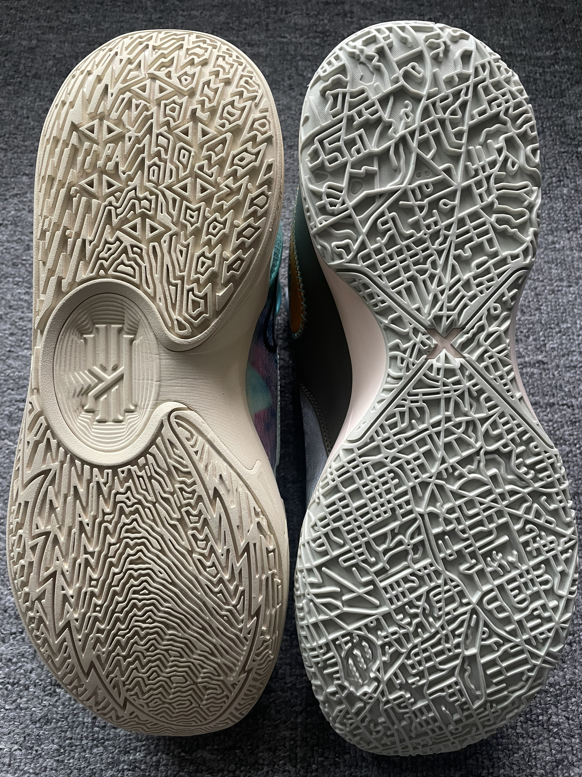 哦豁，这两双球鞋一个价了⁉️怎么选！！