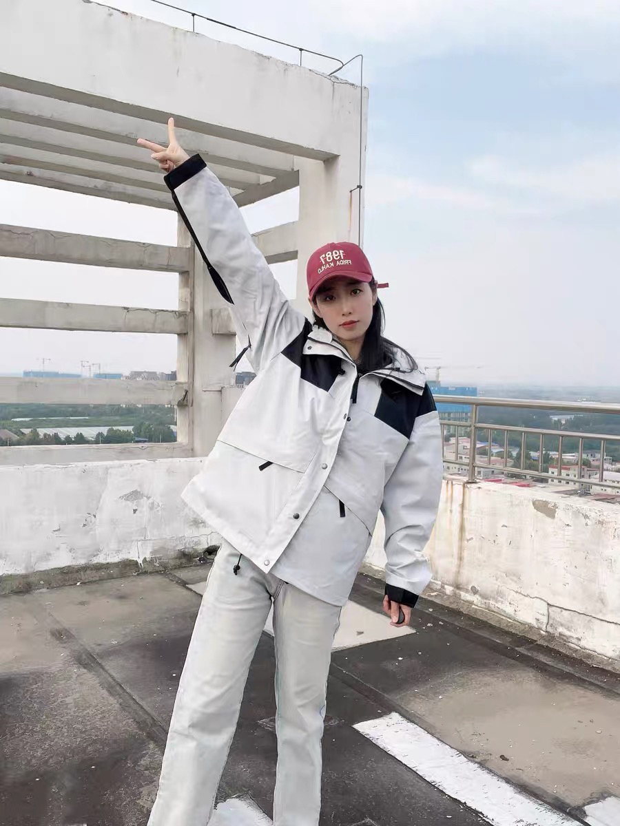 ProteusBoy 斩男又斩女的百搭冲锋衣