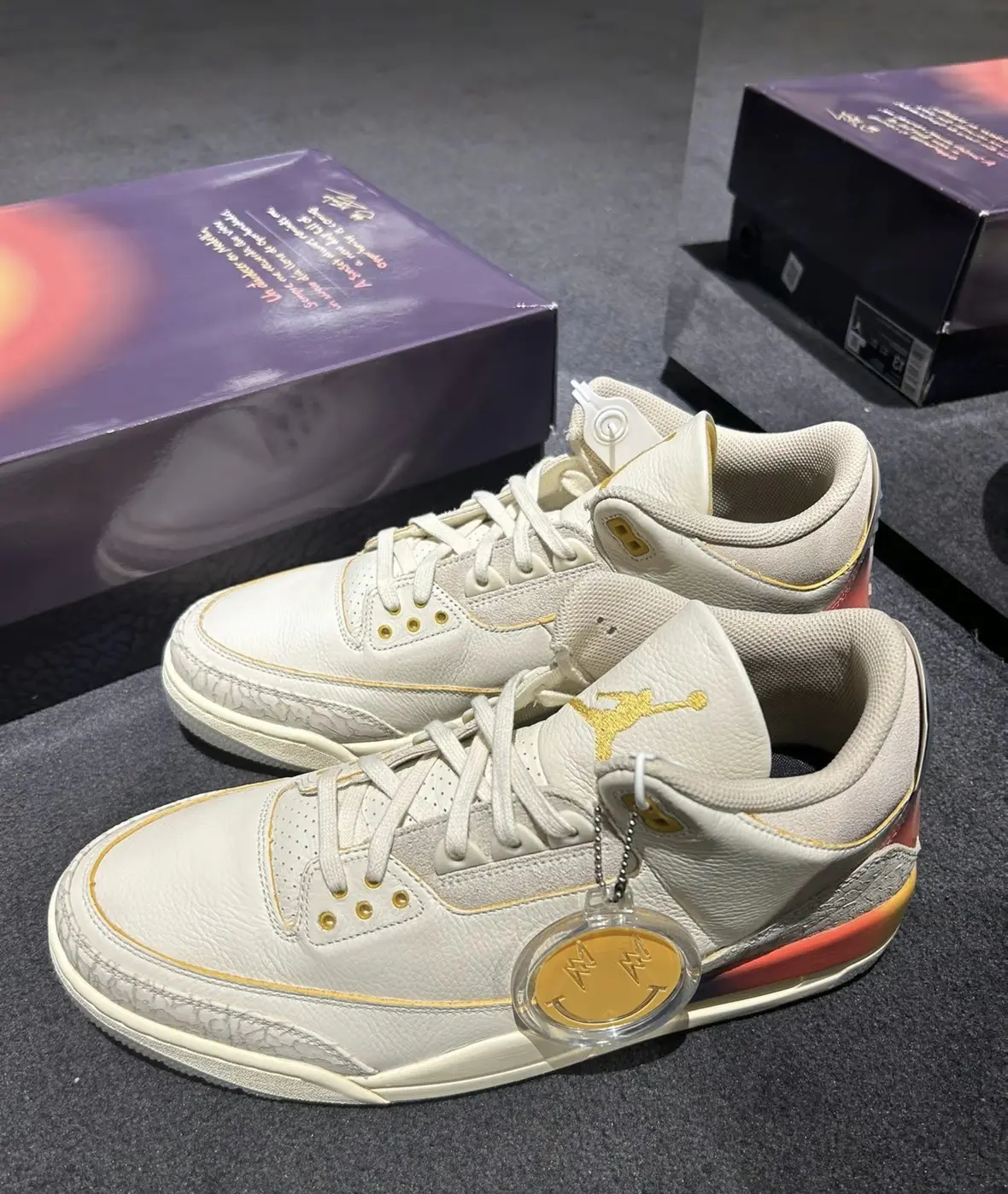J Balvin x Air Jordan 3落日笑脸高颜值,有点小帅!