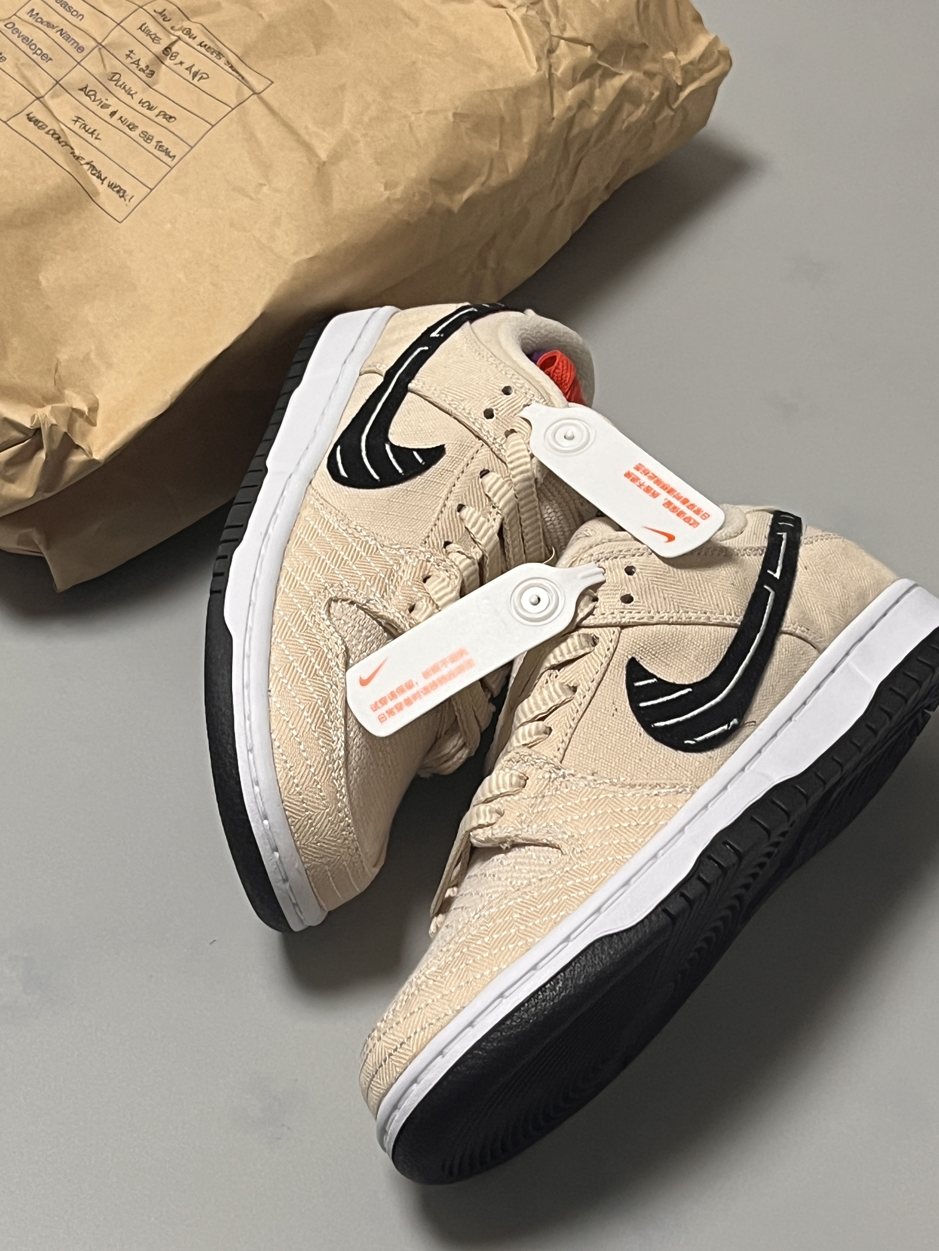 “七副鞋带”这双dunk联名怕是要召唤“神龙”吧!