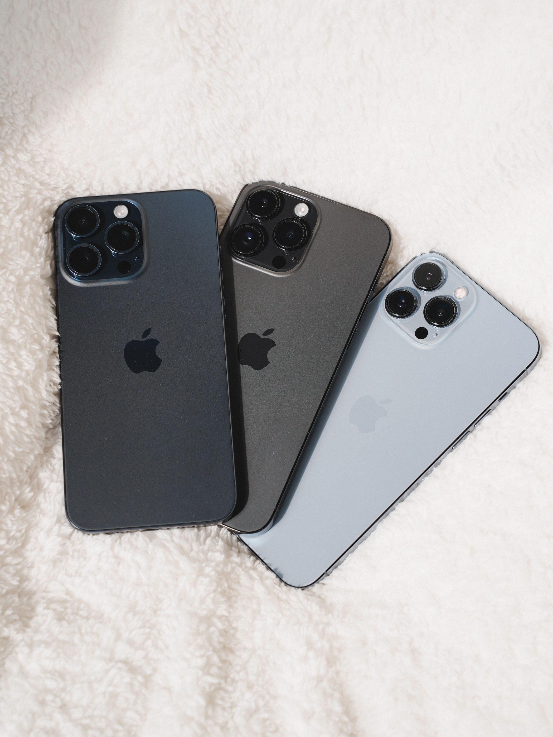 呃…iPhone15promax跟上两代旗舰同台！