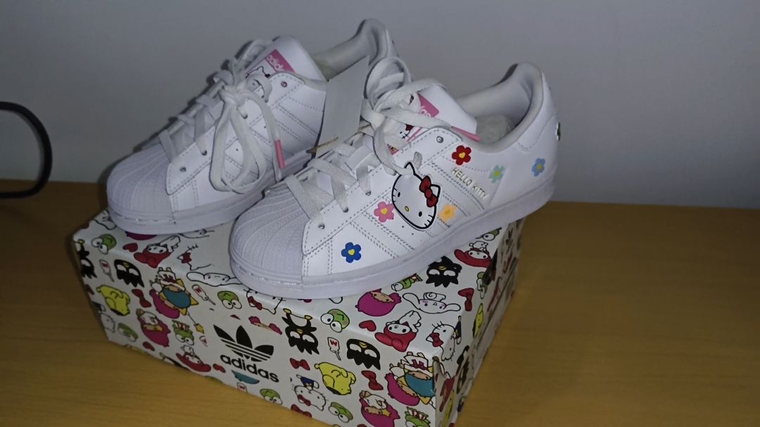 阿迪达斯三叶草HELLO KITTY猫联名板鞋贝壳头百搭小白鞋ID7279