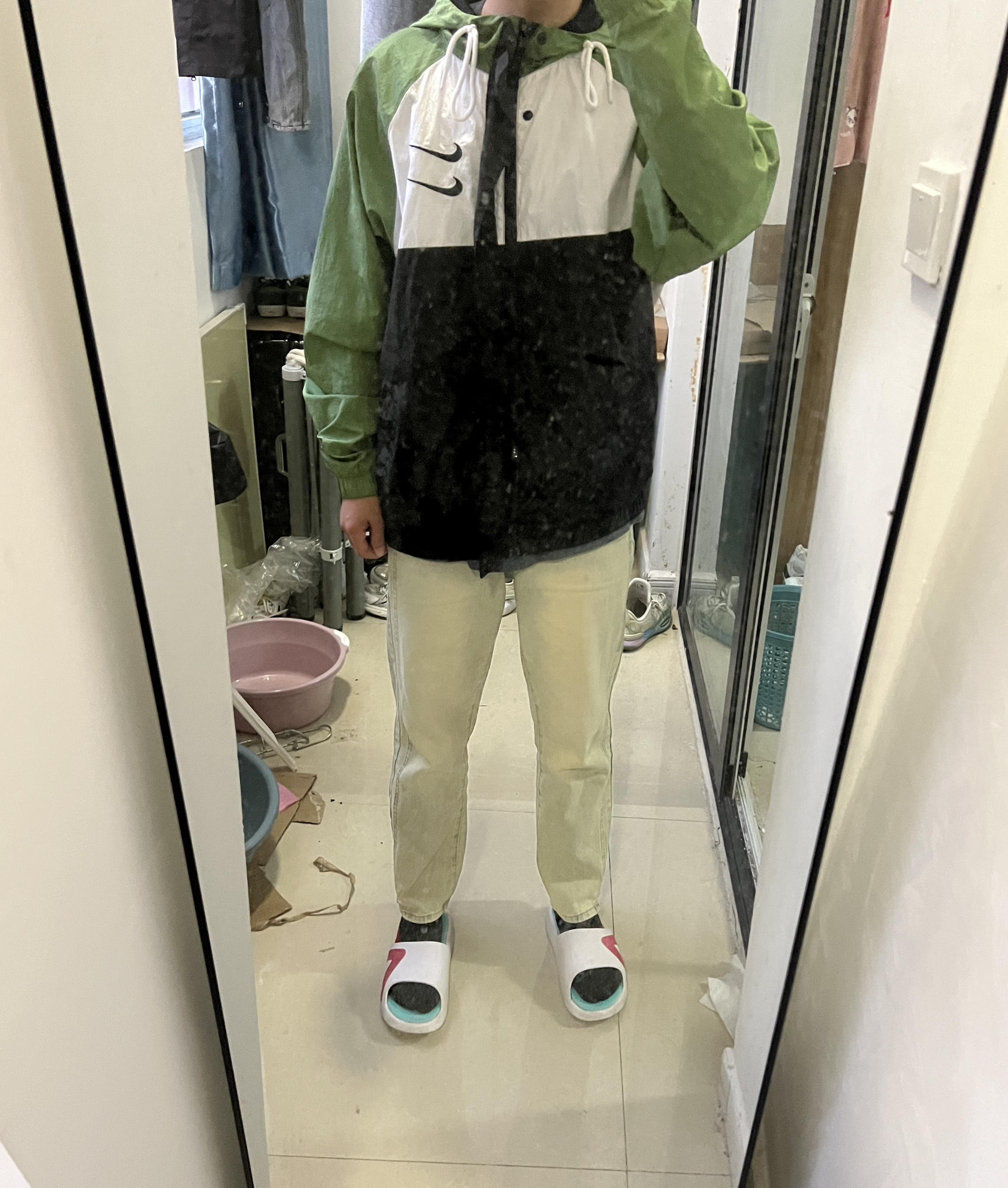 穿上挺好看的 适合春秋春 面料聚酯纤维100% 网格内衬 刺绣钩子