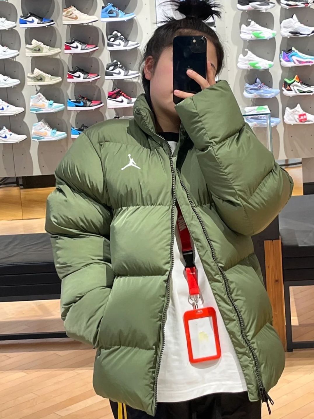 这样好看绿色羽绒衣不常见😍浅橄榄黄/白