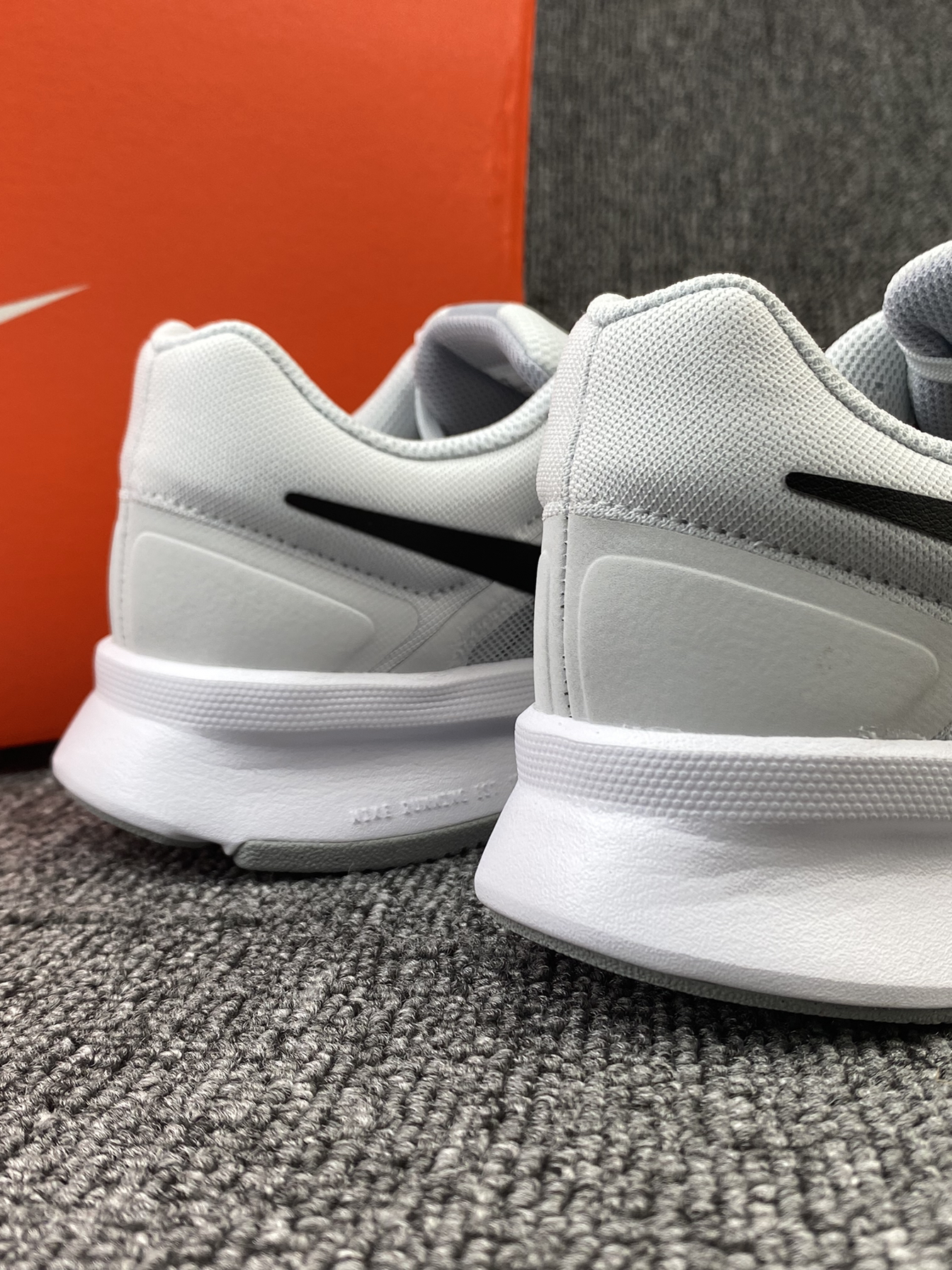 噢莫🥹Nike小价位的跑鞋真的太酷啦‼️