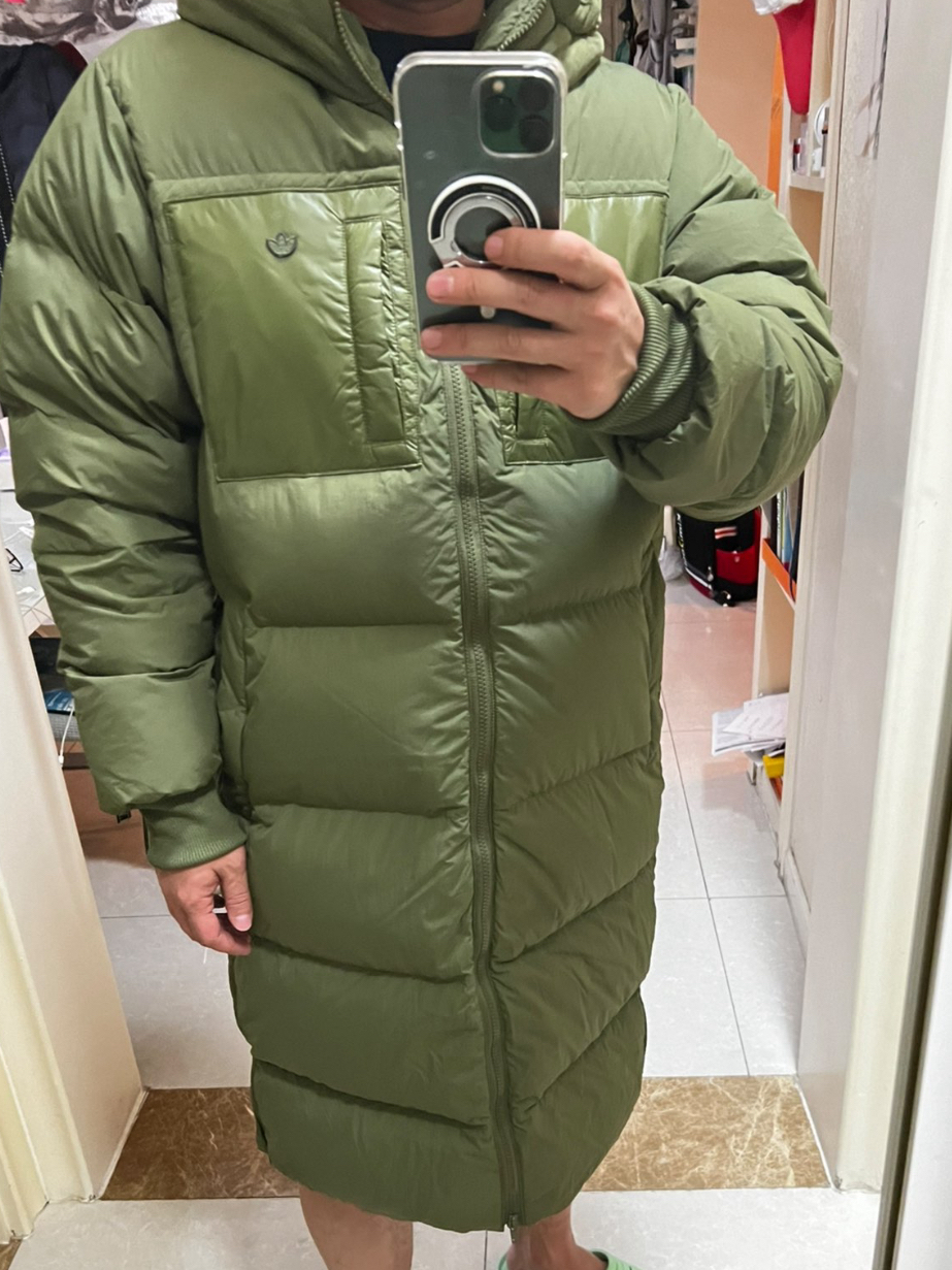 这款阿迪达斯的羽绒服 颜值很不错哦～