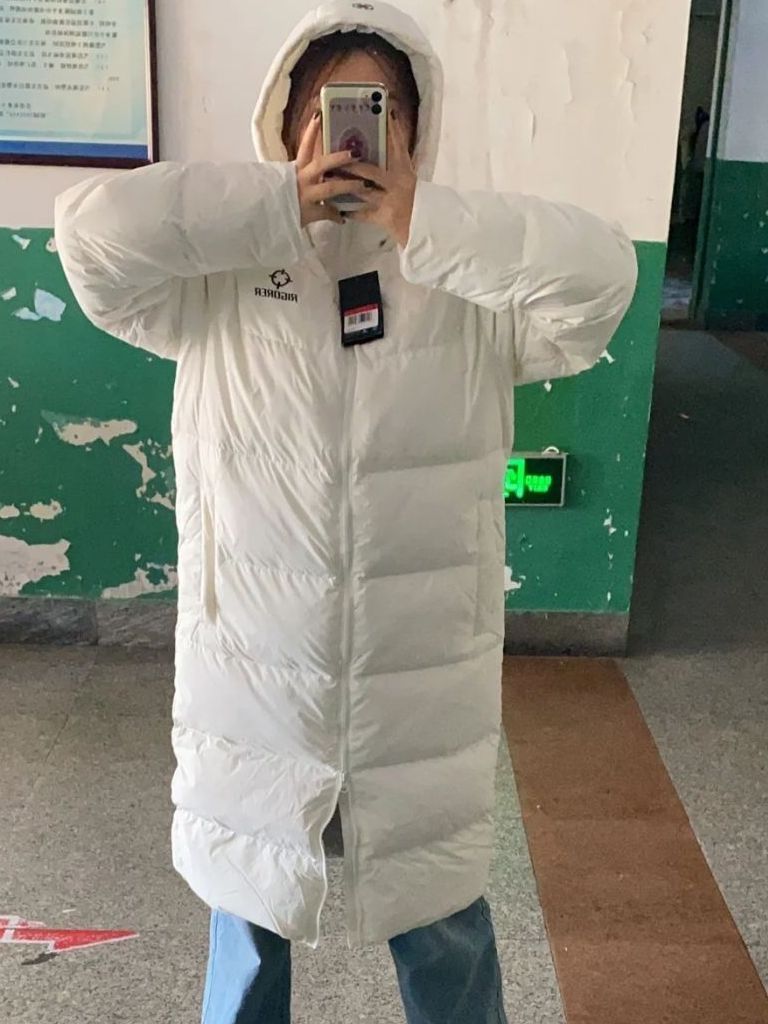 一件好的羽绒衣在于它的填充量和材质