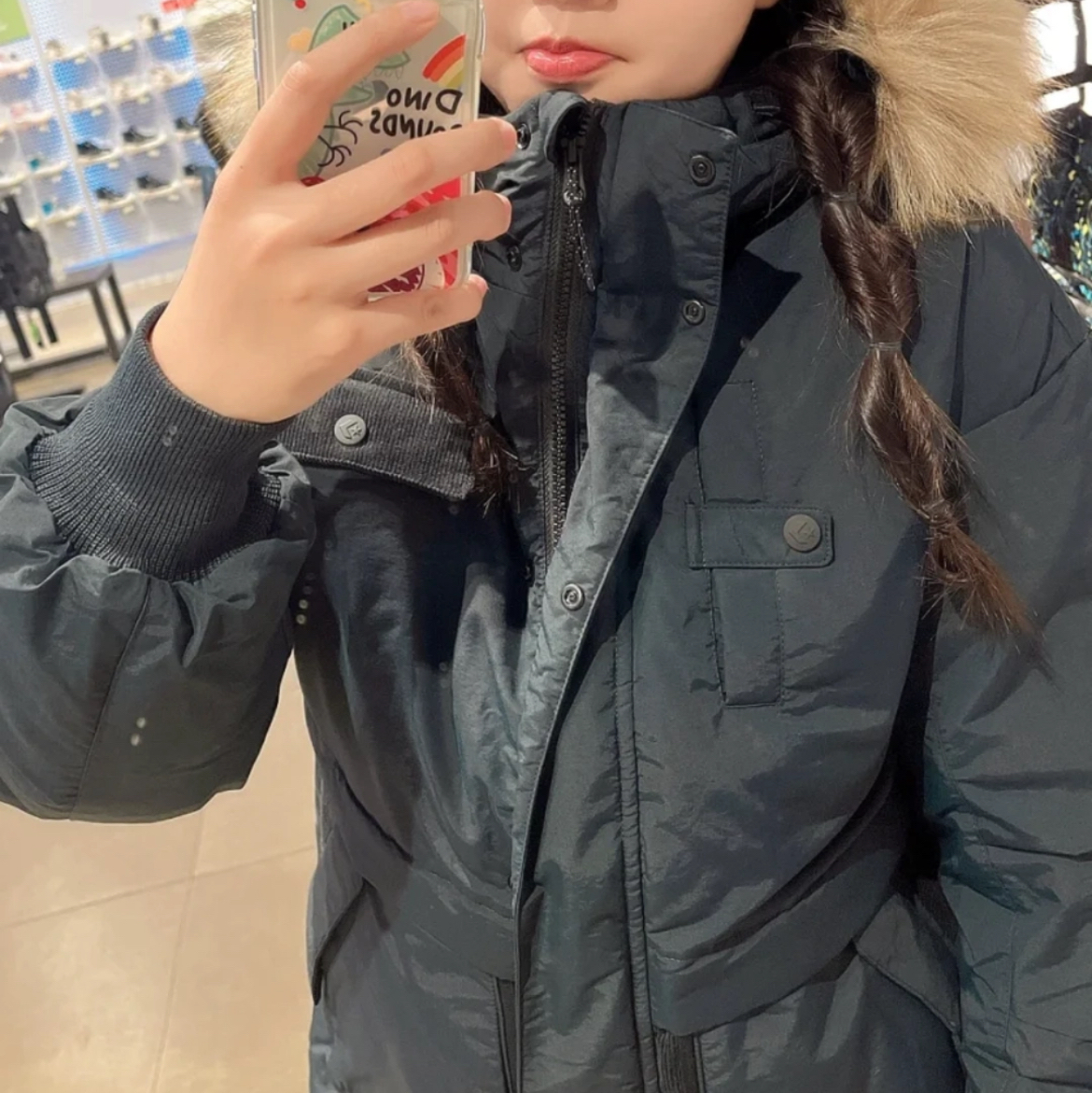 Converse 每个人的衣柜里都要有一件黑色棉服