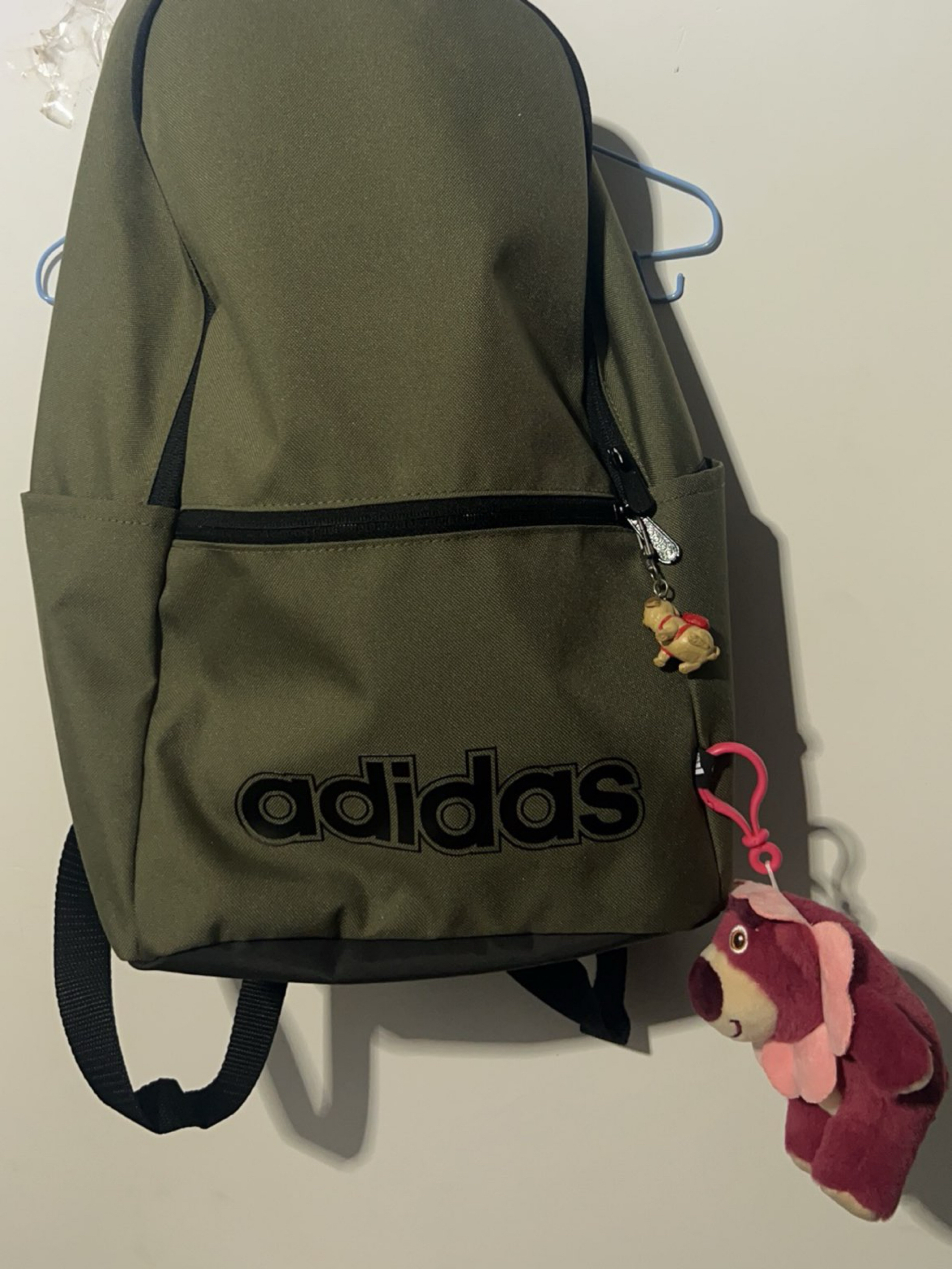 超百搭的 阿迪达斯双肩包！！