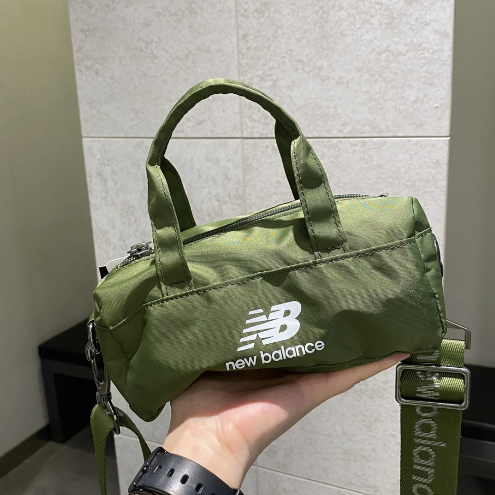 可斜挎的手提包！