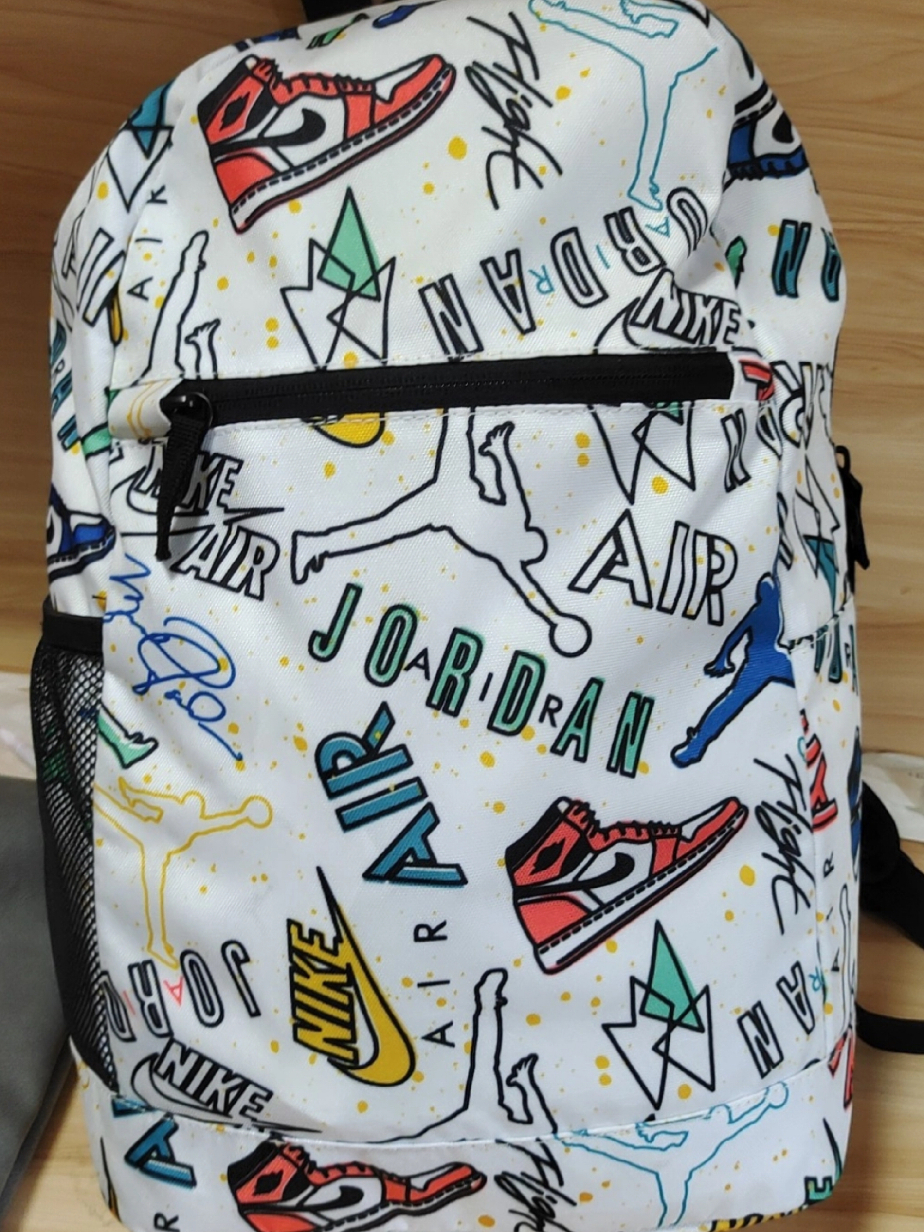 Jordan的双肩包 颜值真不错