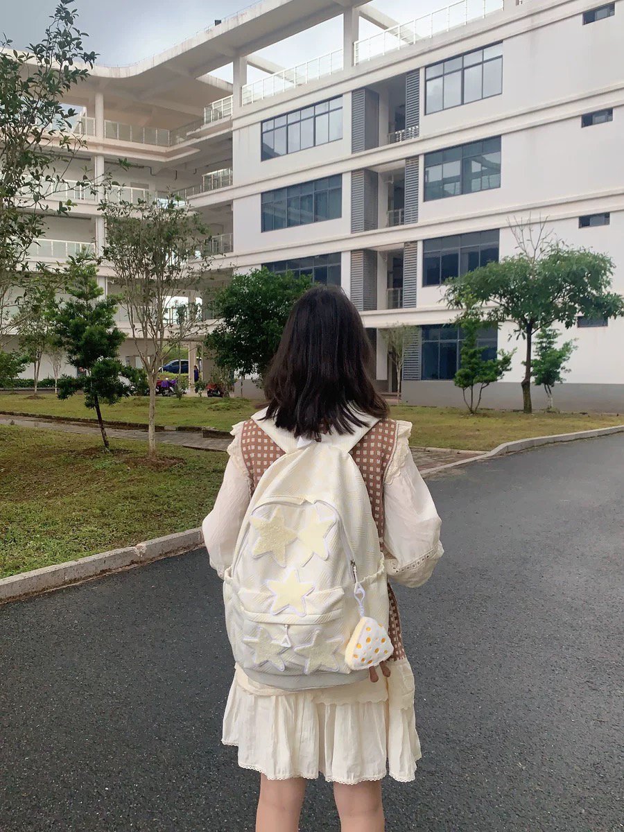 Jinshiwq的双肩包 颜值绝绝子！