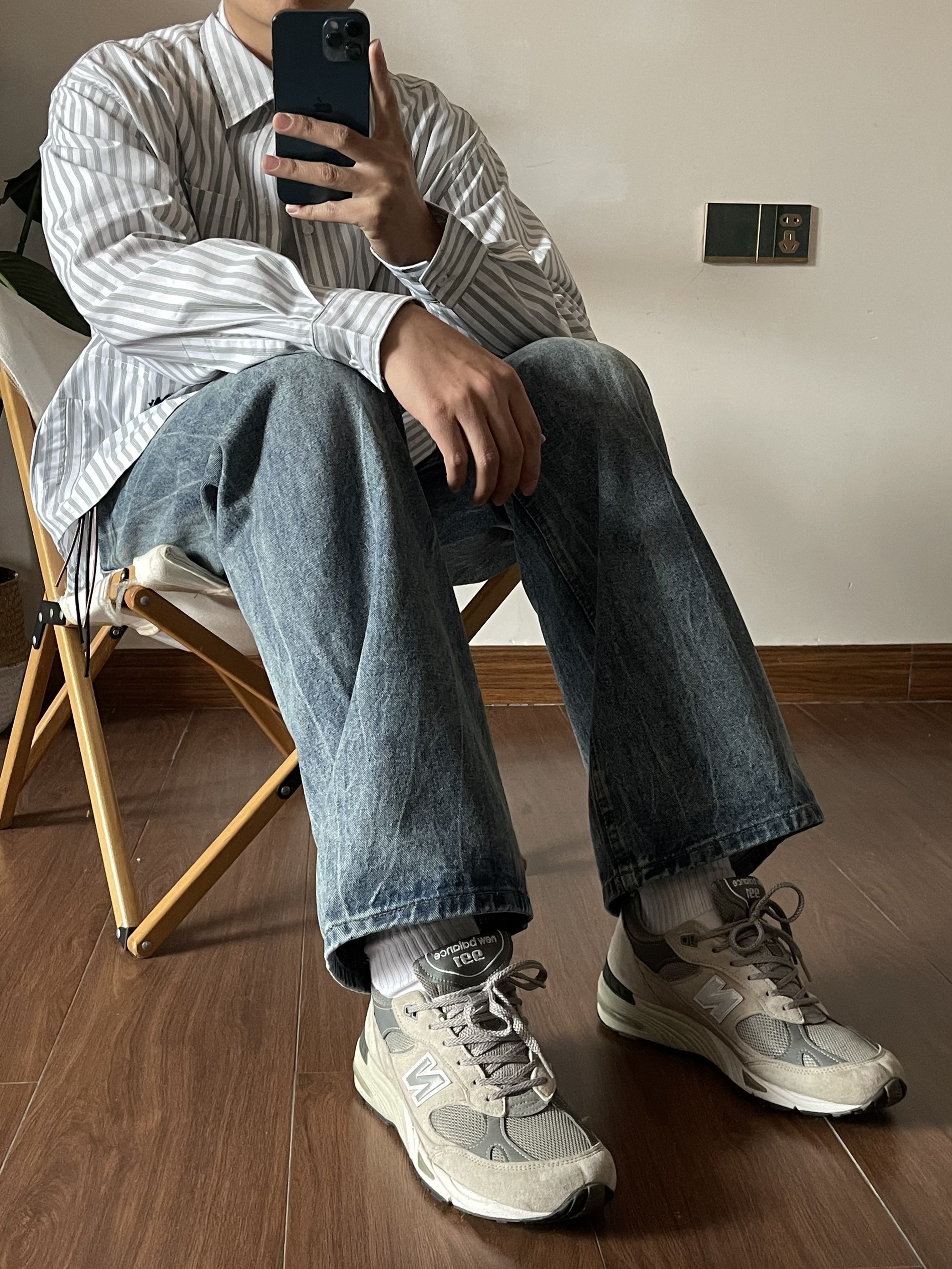 春季穿搭开春怎么能少得了一件蓝白条纹衬衫呢?