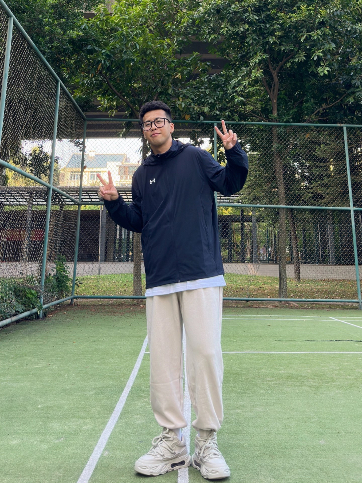这款安德玛的外套 颜值真的不错哦
