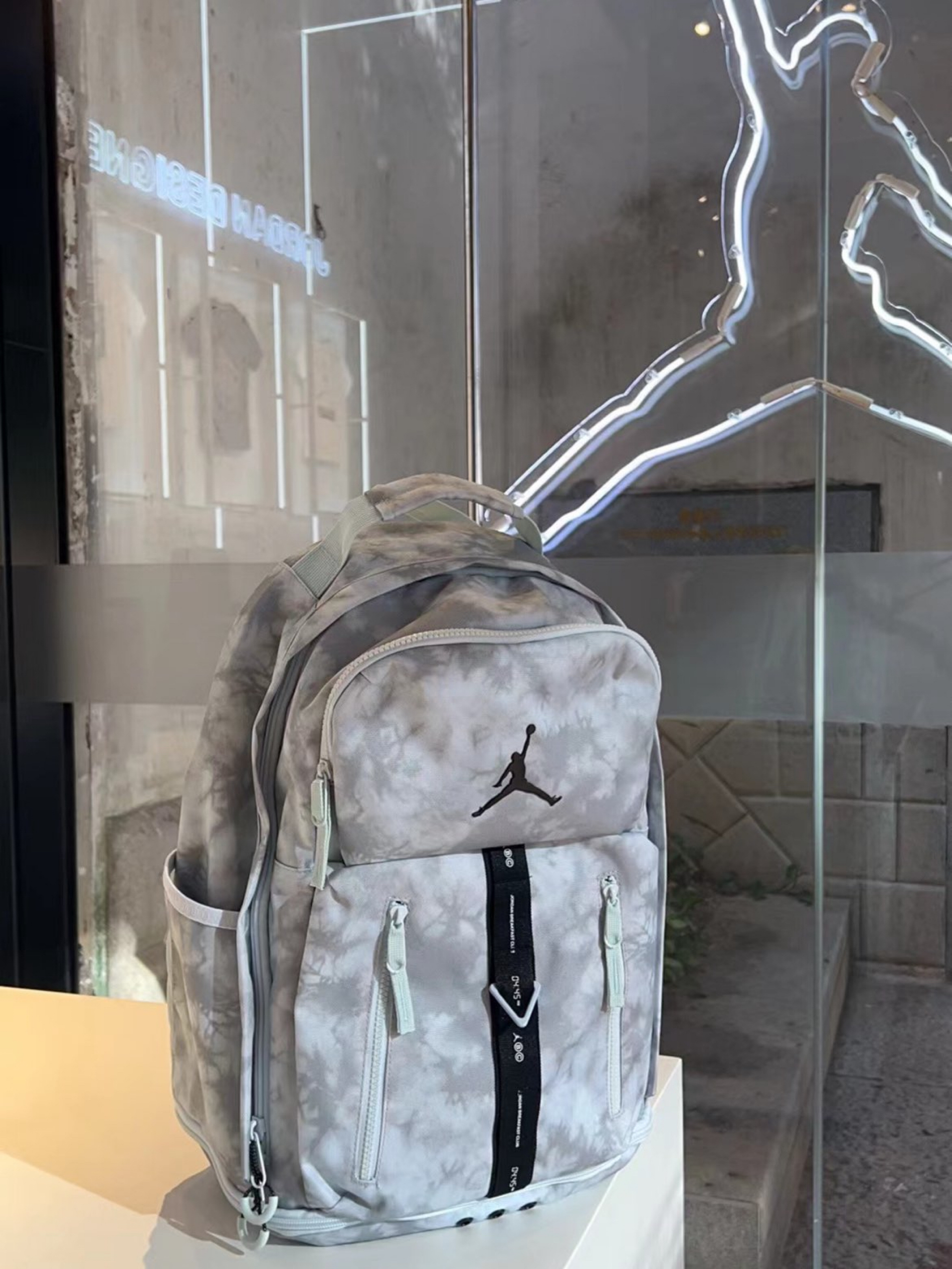 这款Jordan双肩包 颜值绝啦