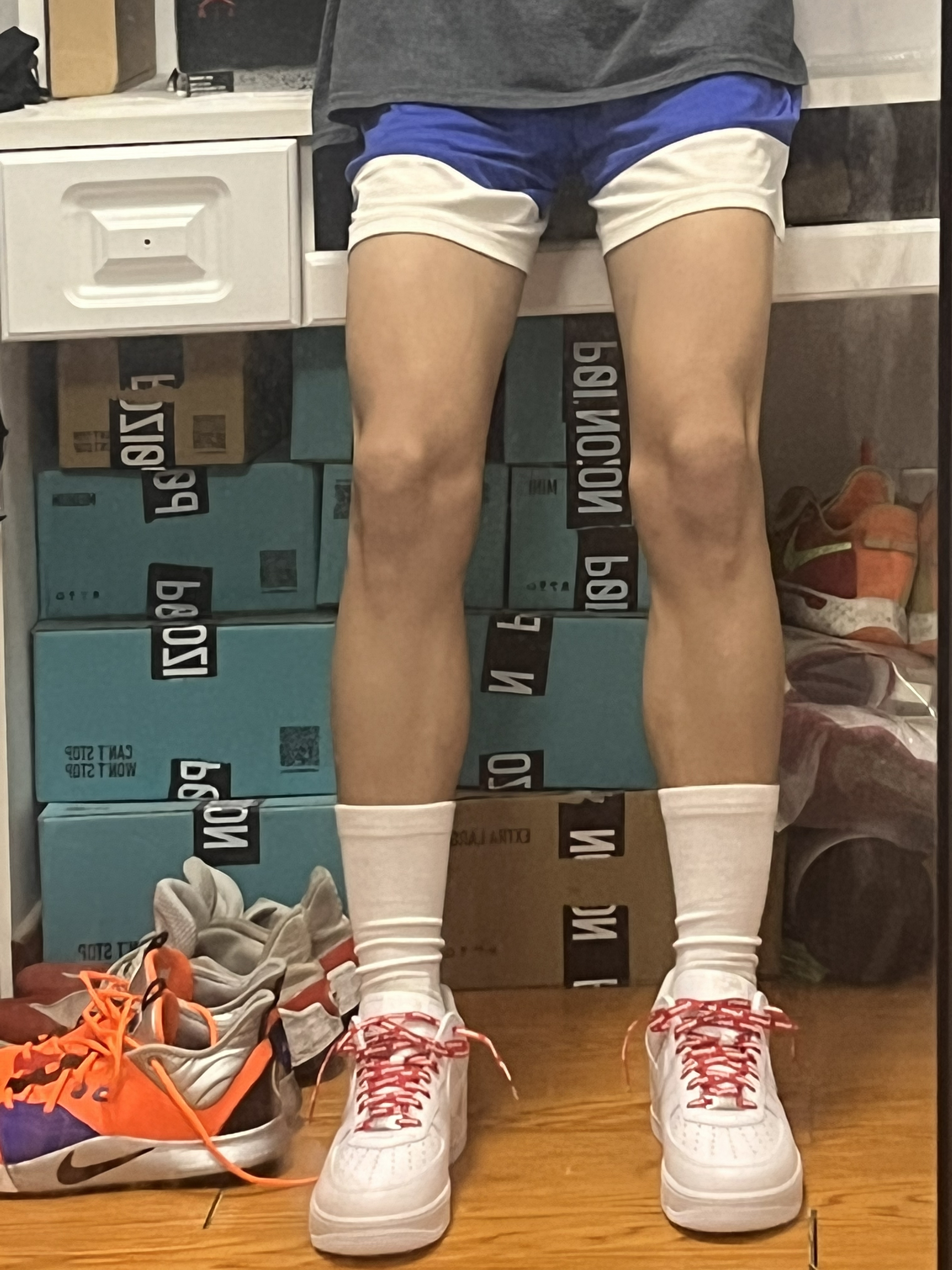 经典白鞋Air Force 1加上sup