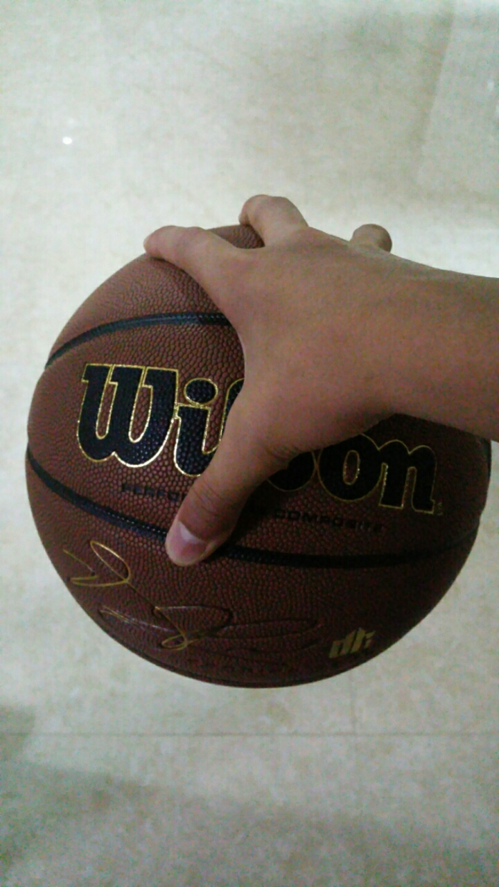 wilson篮球旗舰店-京东细节到位气孔处理到位尽显个性久握不松