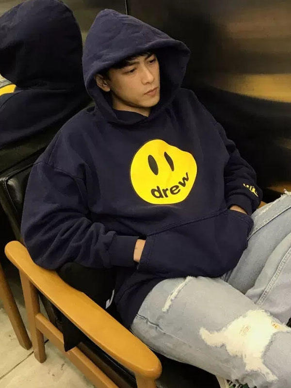 推荐商品：【贾斯汀·比伯同款】Drew House 笑脸系列早秋系列字母logo系列Mascot Hoodie-Mascot印花图案拉绒加绒拼接长袖套头袋鼠口袋连帽卫衣 DH-F3112 宝蓝