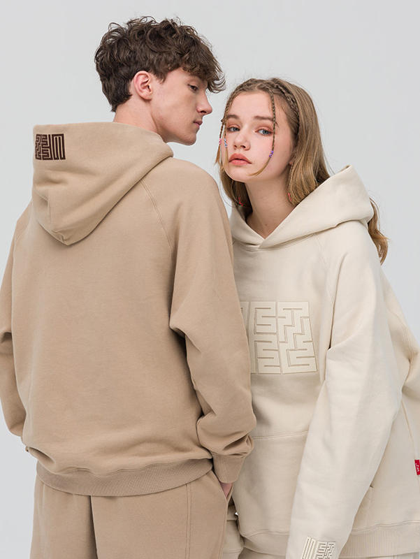 推荐商品：UFZ 九叠篆官印植绒大官印情侣连帽卫衣 男女同款 20220124008 驼