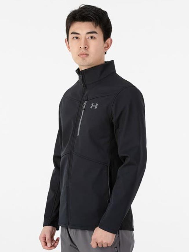 推荐商品：Under Armour 防水保暖储热科技修身快干软壳训练抓绒衣 CGI SHIELD JACKET 1321438 纯黑