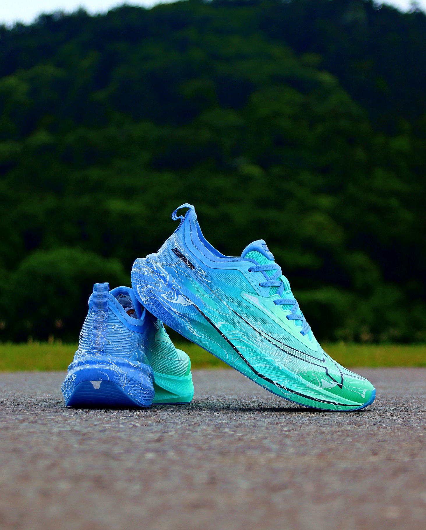 渐变➕夜光?这双两千公里2“夏日流荧”颜值拿捏了~