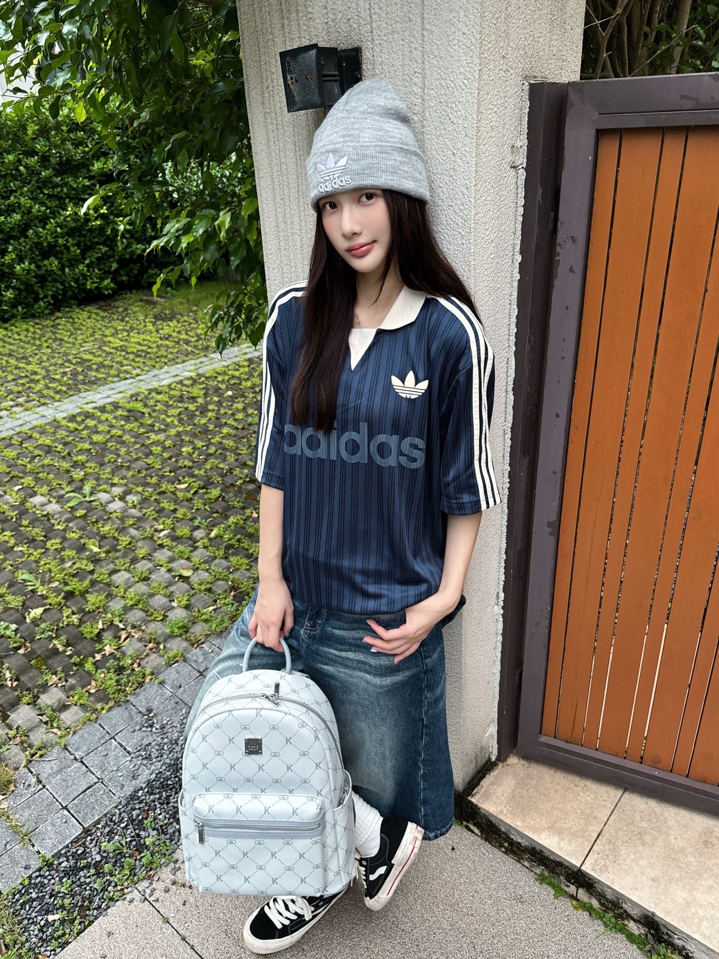 OOTD | 复古T搭配老花双肩包出门炸街