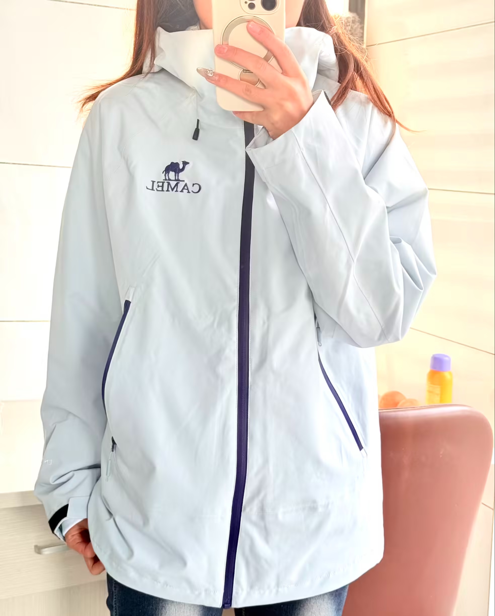 骆驼远山蓝冲锋衣值！