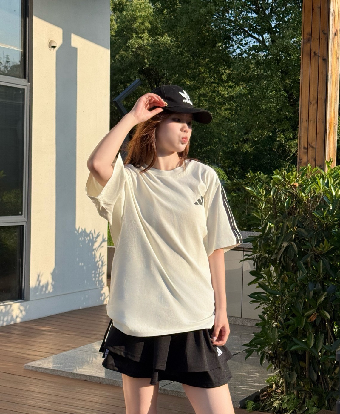 黑白撞色拿捏入夏松弛感💫