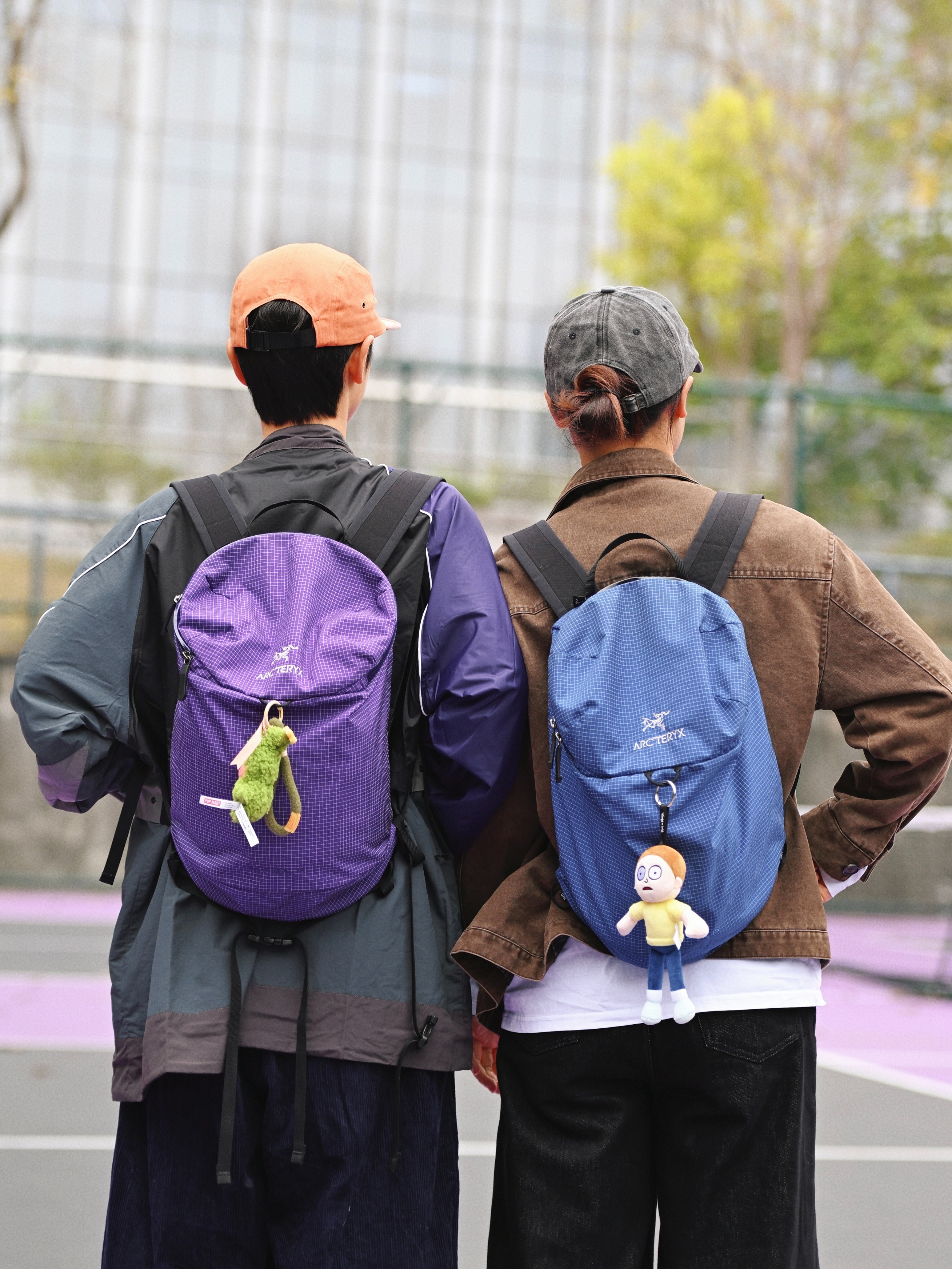 📸 球场CP感穿搭｜复古运动风也能这么潮！