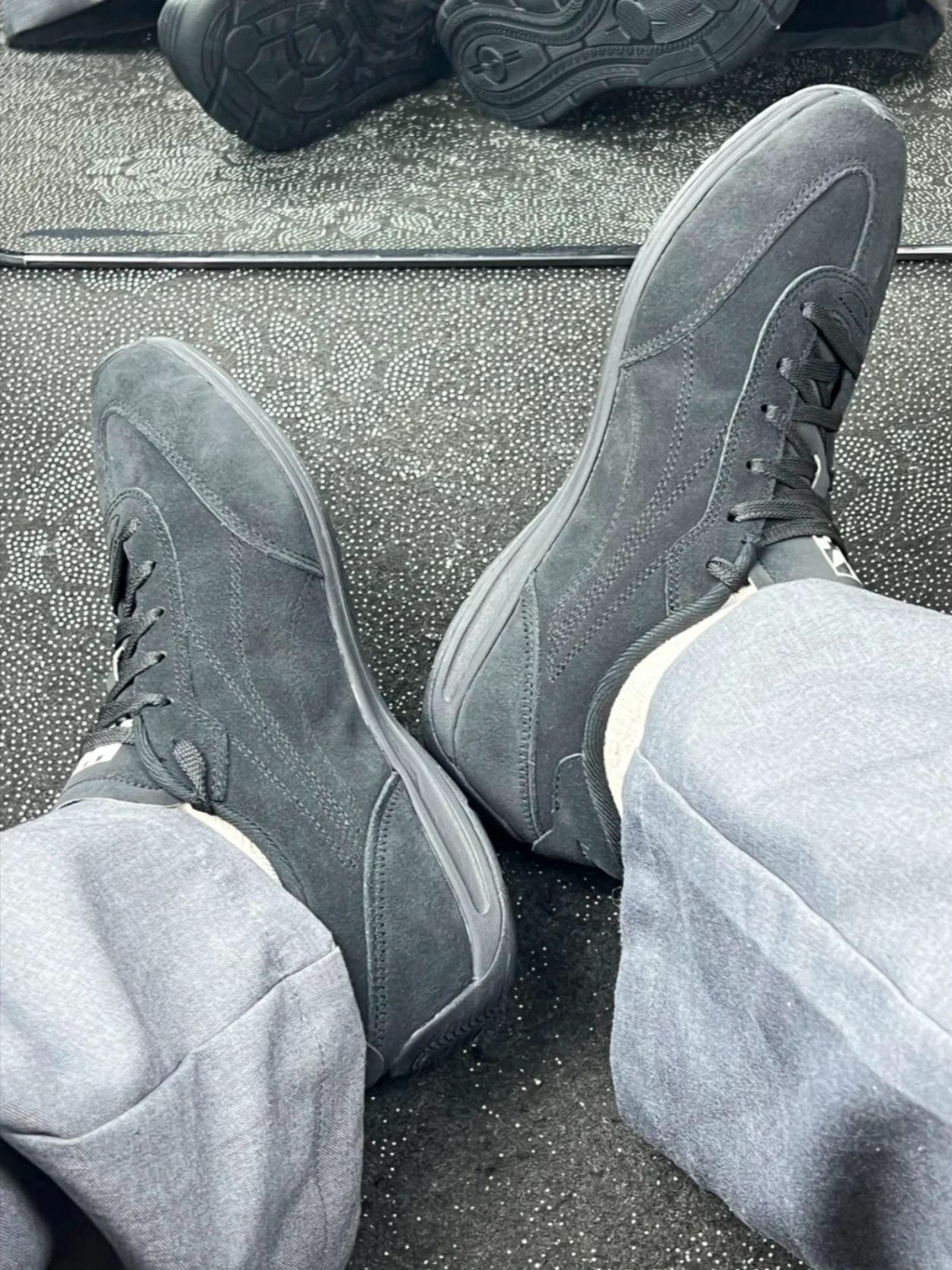 又掀时尚新潮，李宁菲林TURBO薄底鞋