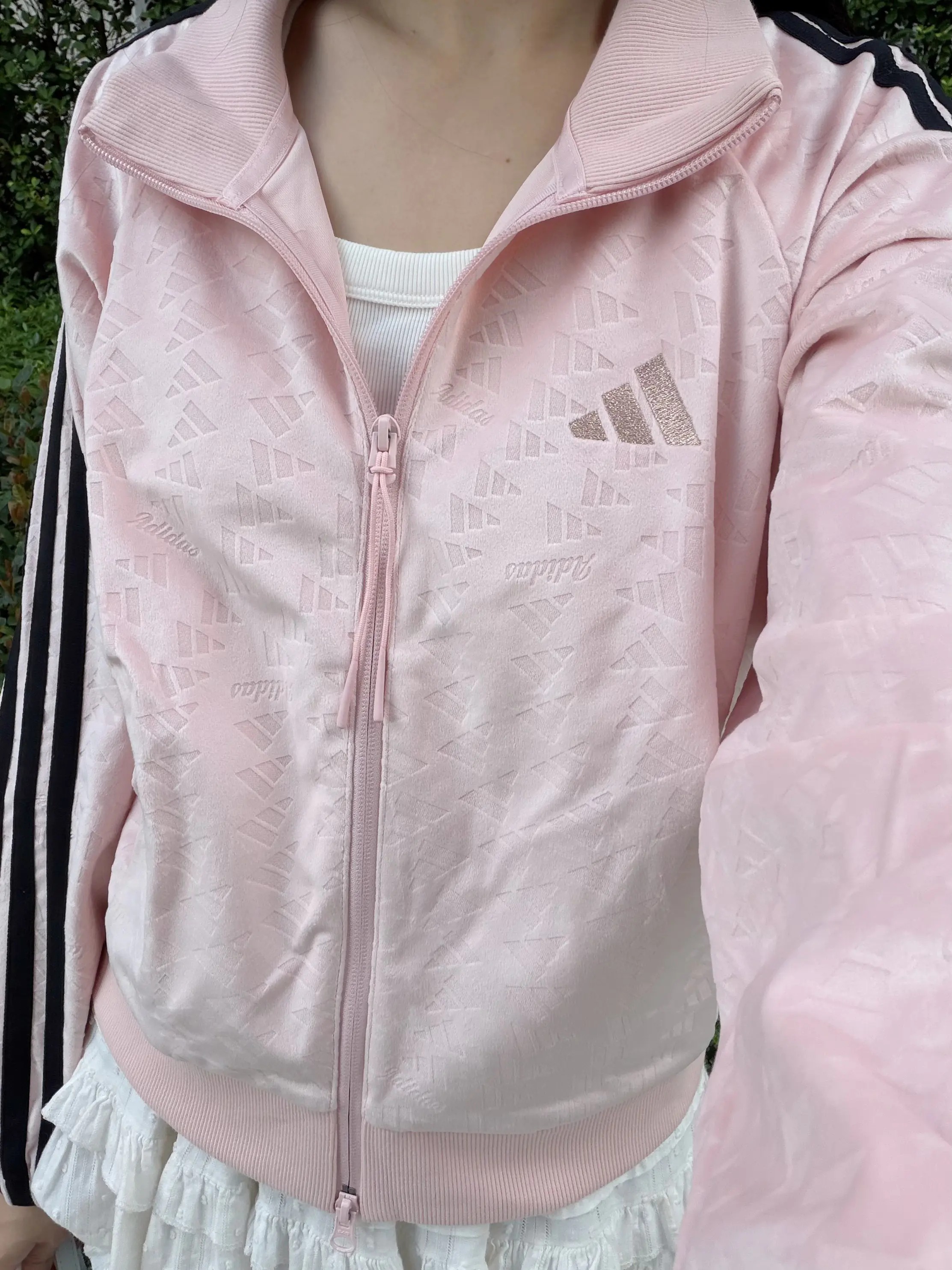 阿迪粉色夹克好韩好好看！！！！