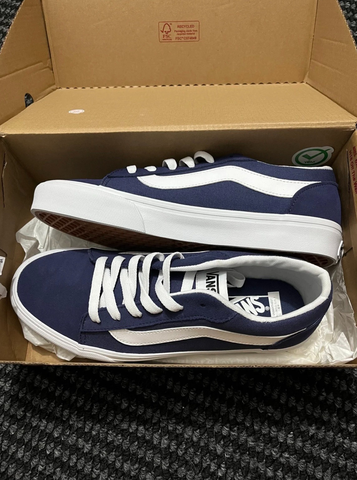 这双藏青Vans，是我今年穿得最多的一双鞋