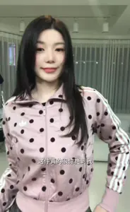 波点粉外套你不要太好看!