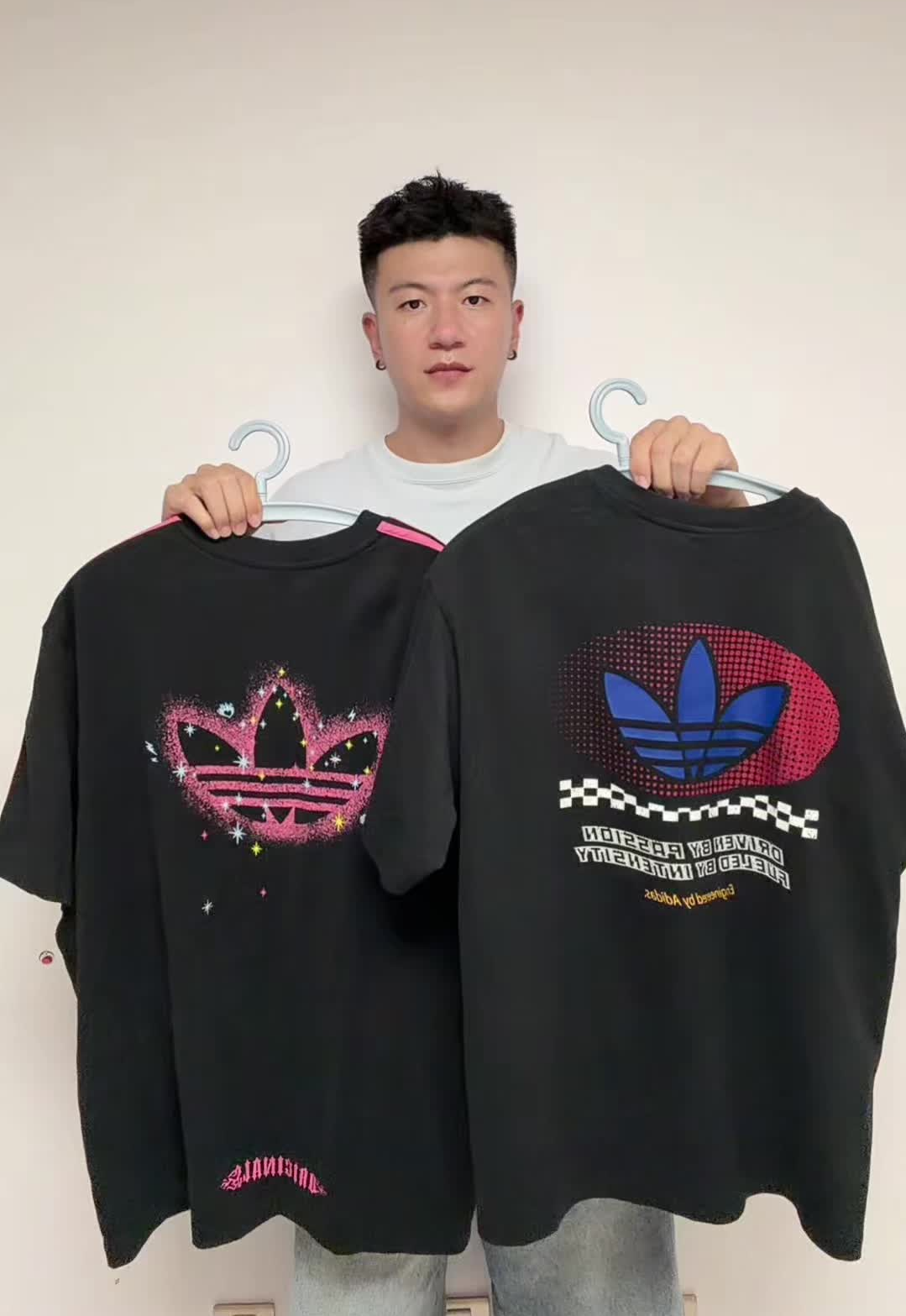 Adidas黑色系T恤，痞酷机车🆚甜酷黑粉，怎么选？