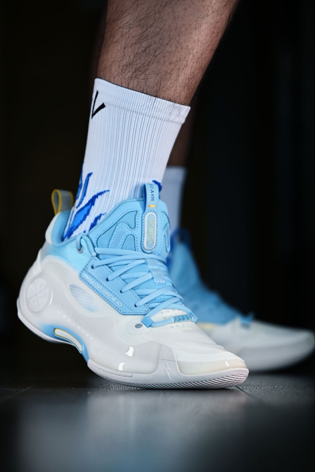 这颜值我怎么防❓韦德有这配色你不早说❓