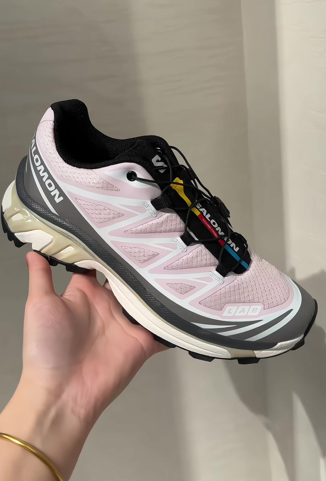 尊嘟爱了!Salomon XT-6灰粉,猛男落泪的温柔配色!